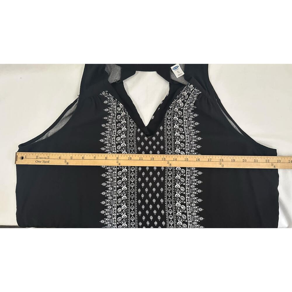 Old Navy XL Black and White Ornament Design V Neck Shift Dress - Picture 3 of 6